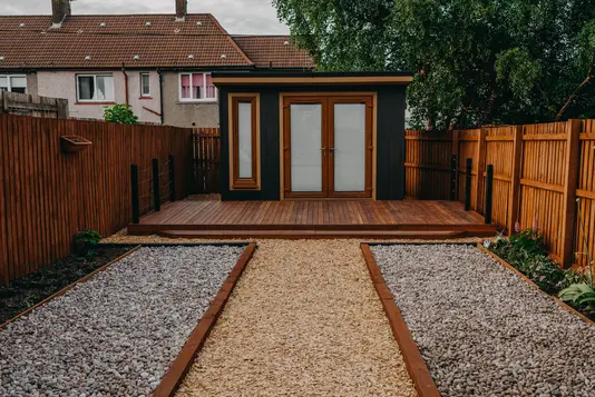 garten-eigener-gartenhaus-02